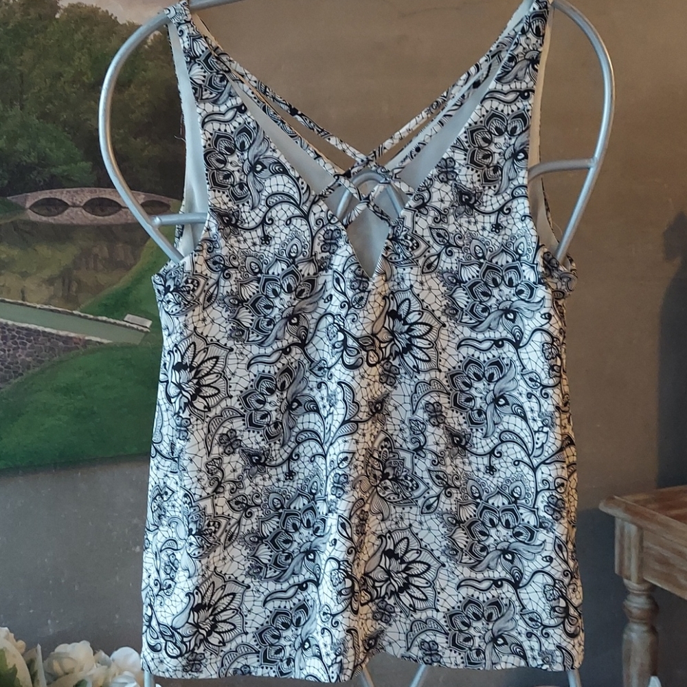 Express Polyester Top - Picture 3 of 7